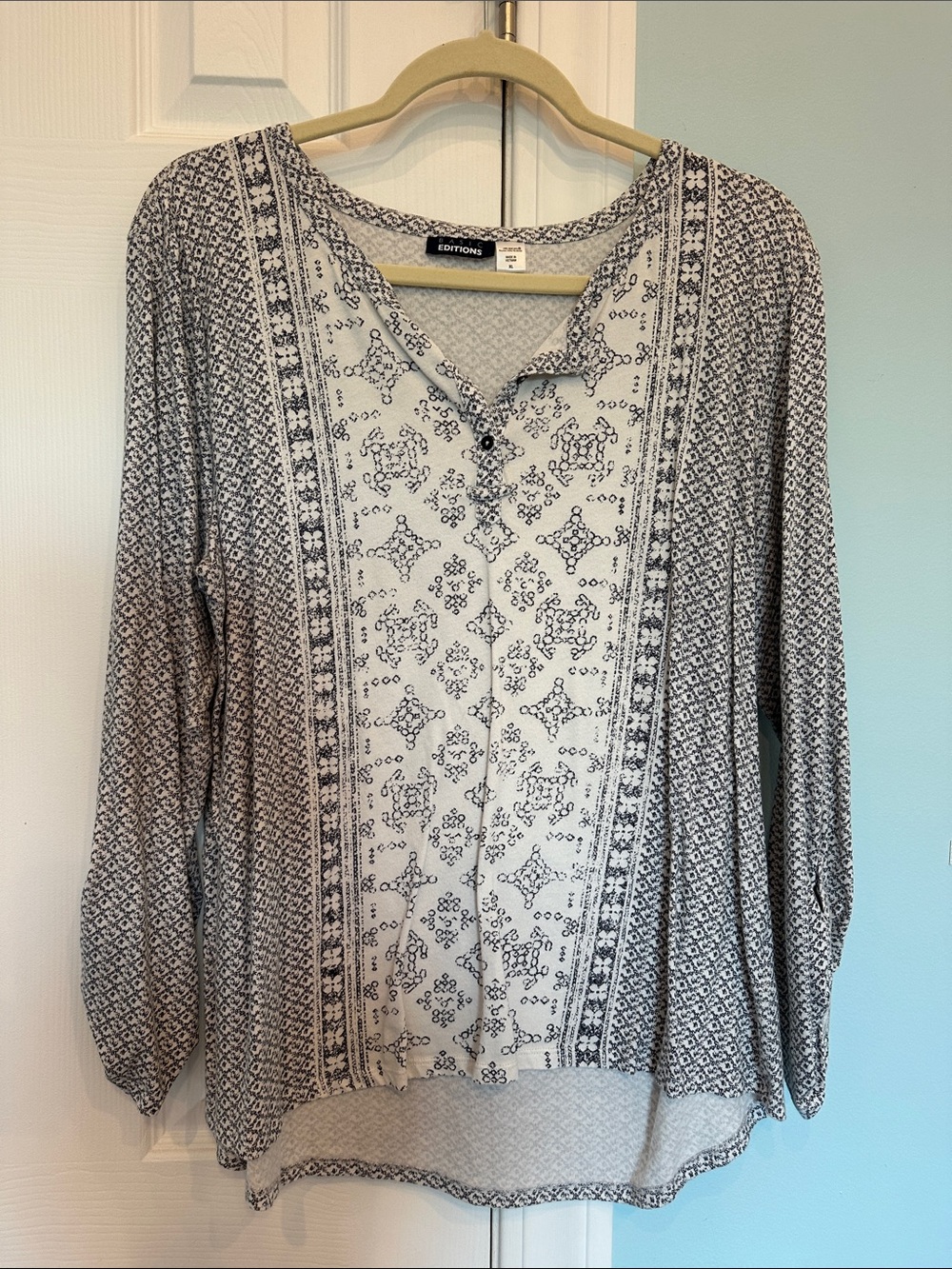 Basic Editions Black and White Printed Long-Sleeve Tunic